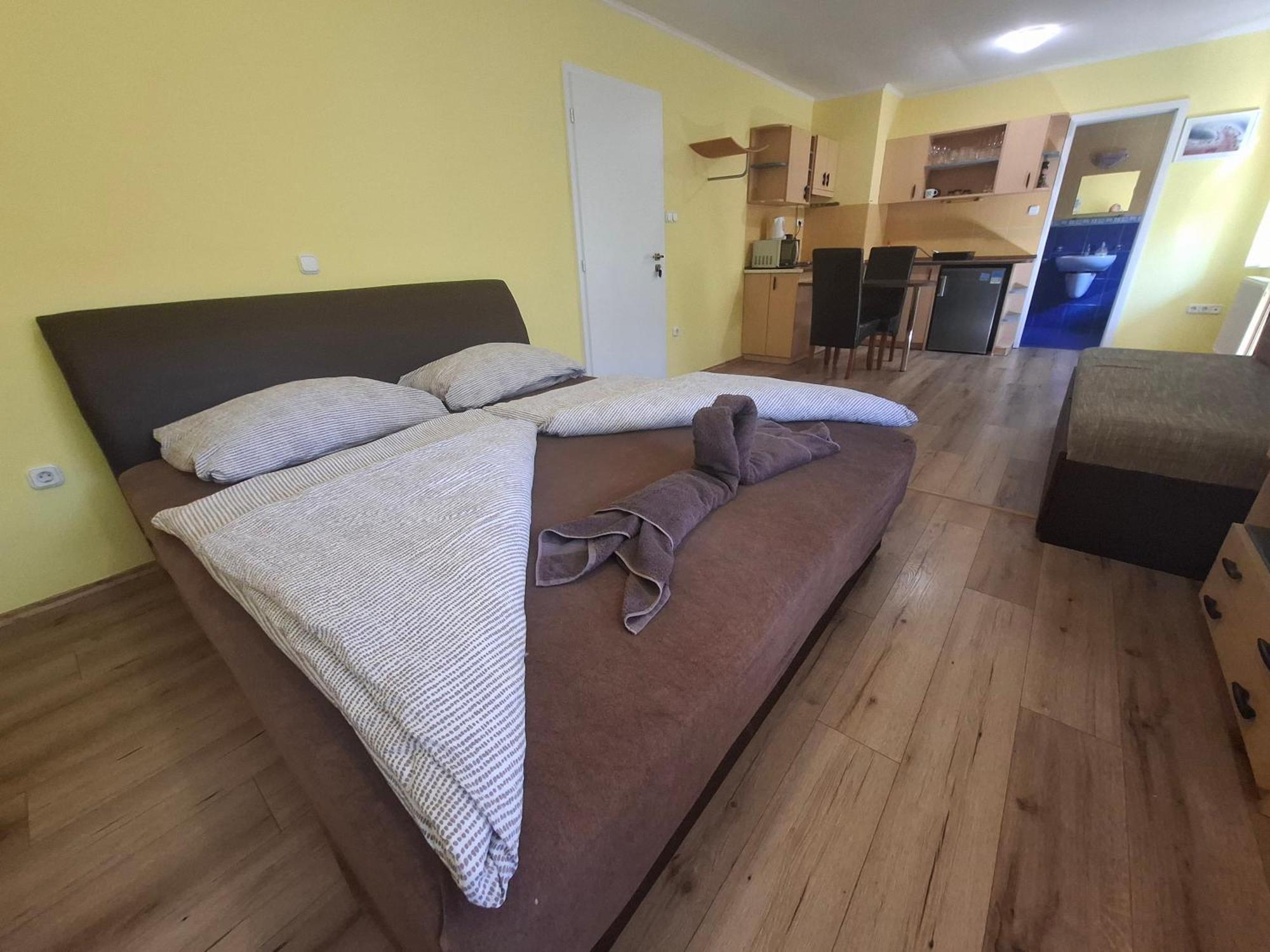 Ilona Apartmanhaz Siofok Exterior photo