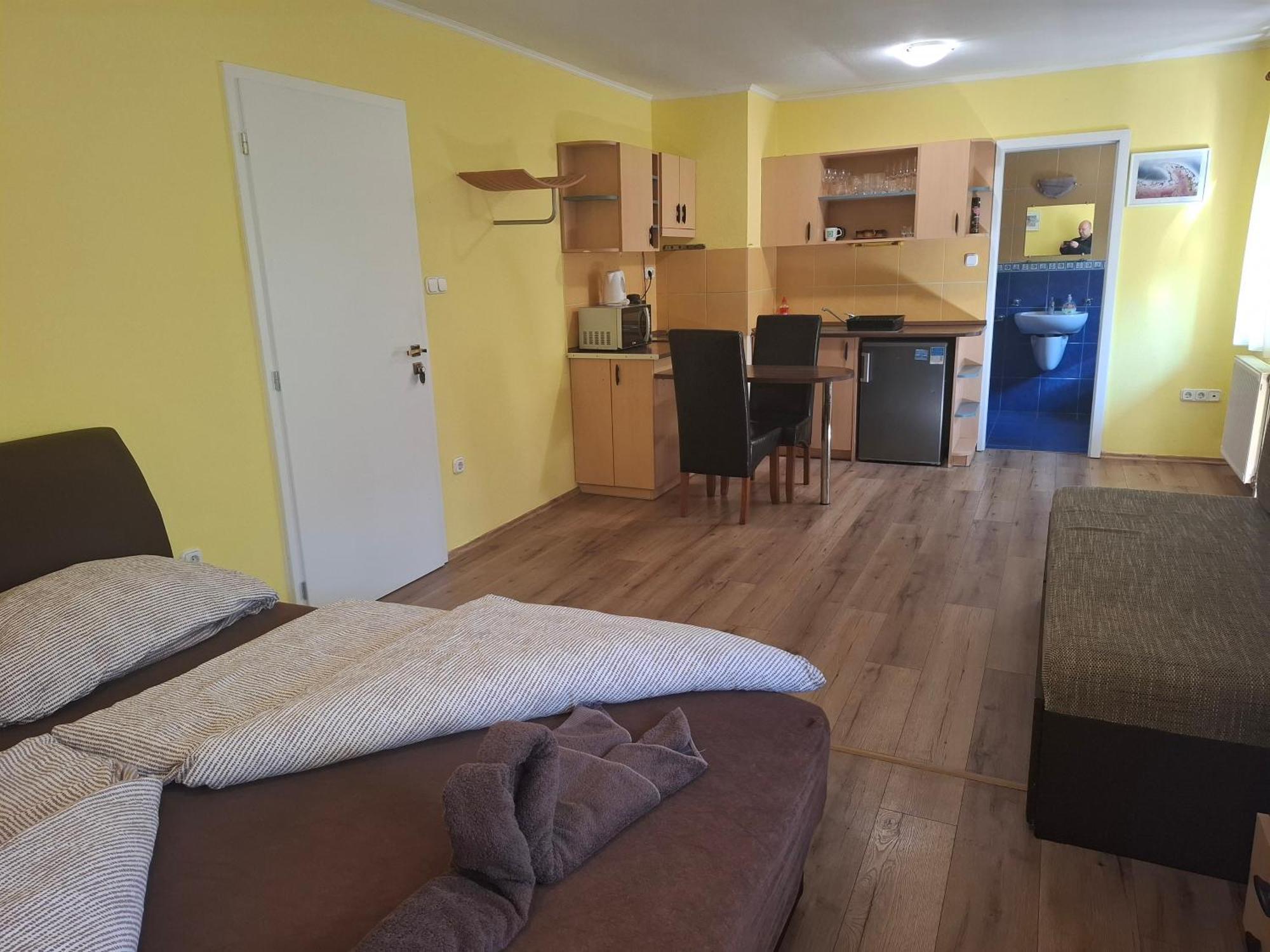 Ilona Apartmanhaz Siofok Exterior photo