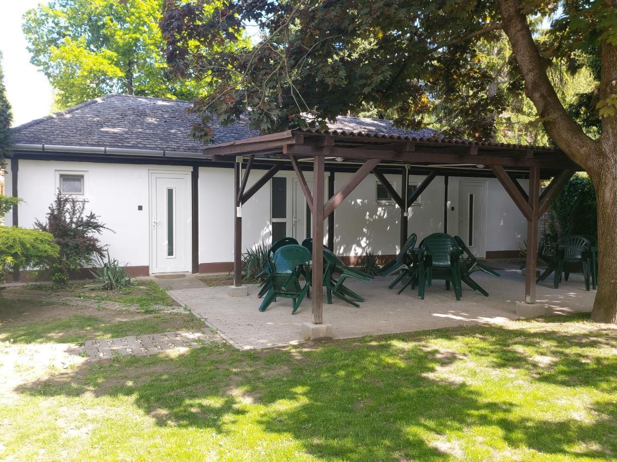 Ilona Apartmanhaz Siofok Exterior photo